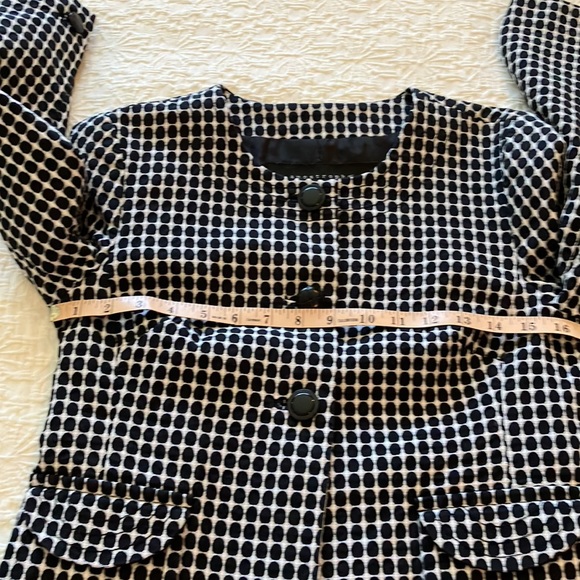 Fabulous black and white car coat/blazer. - Picture 12 of 16